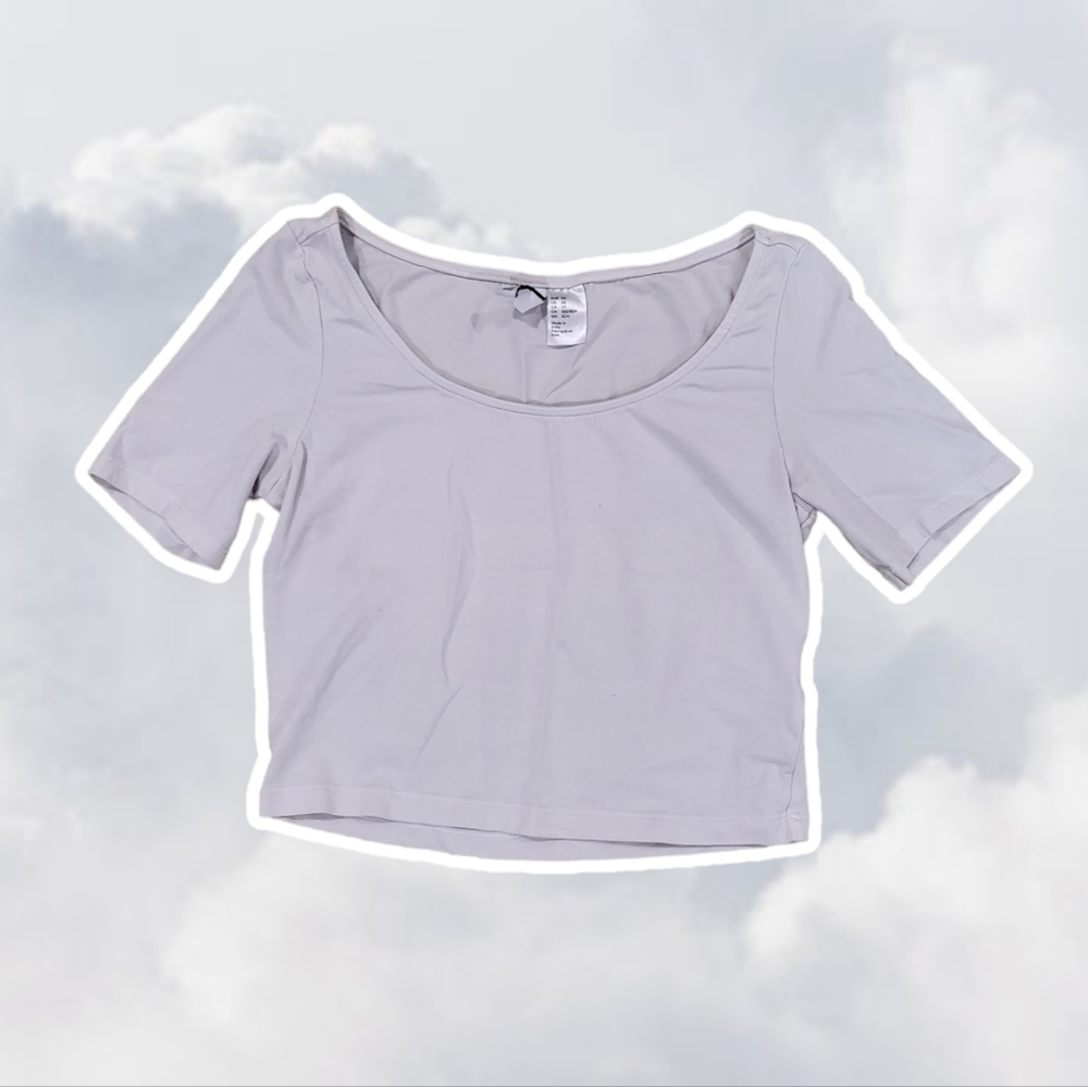 H&M Off White Cropped Short Sleeve Shirt